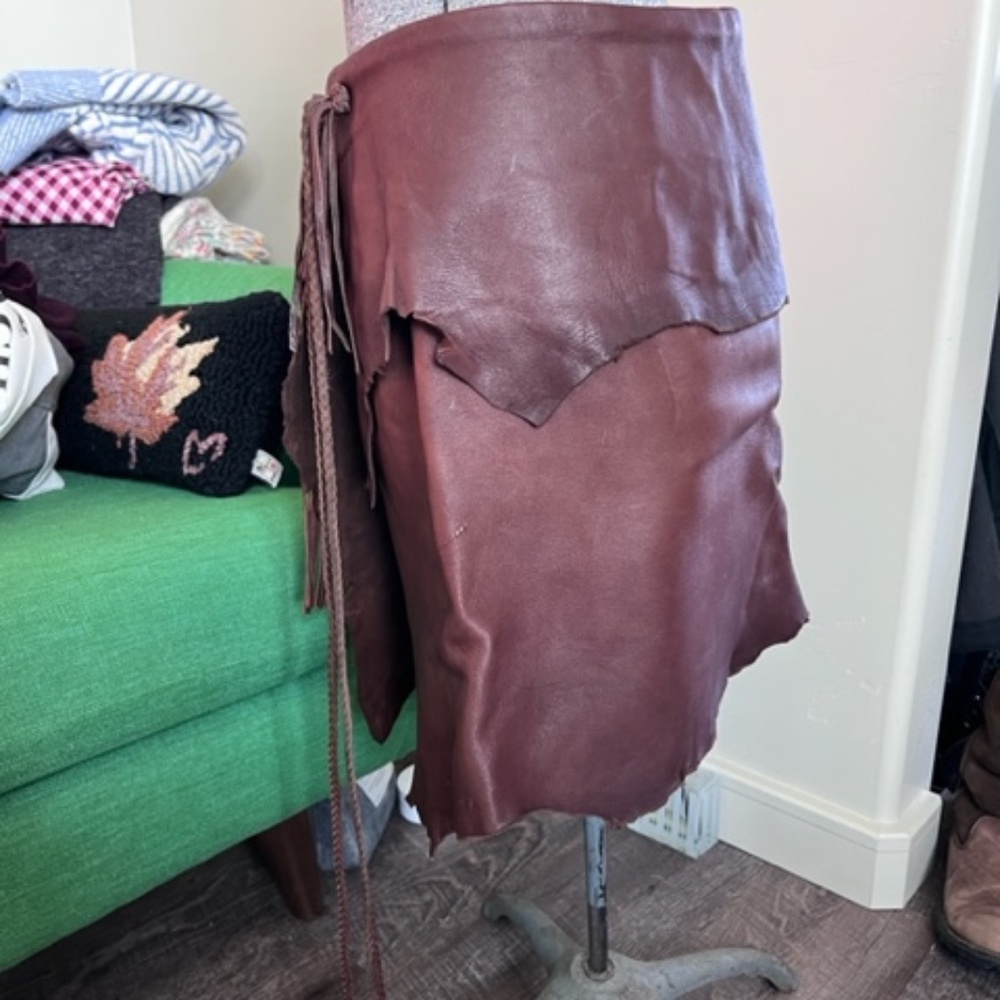 Leather skirt - Picture 8 of 10